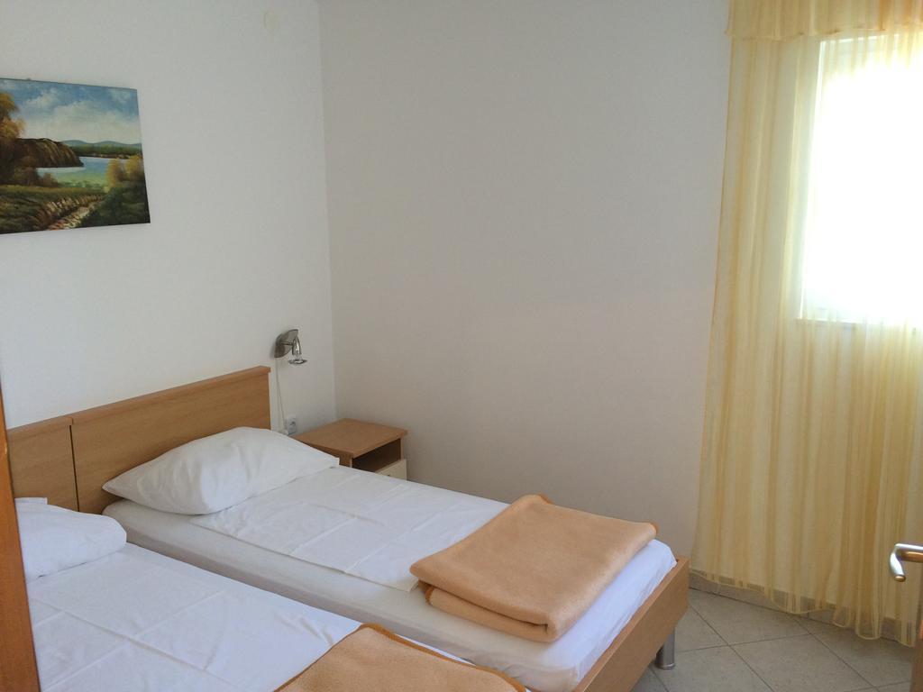 Apartment Kolundzic Novi Vinodolski Rom bilde