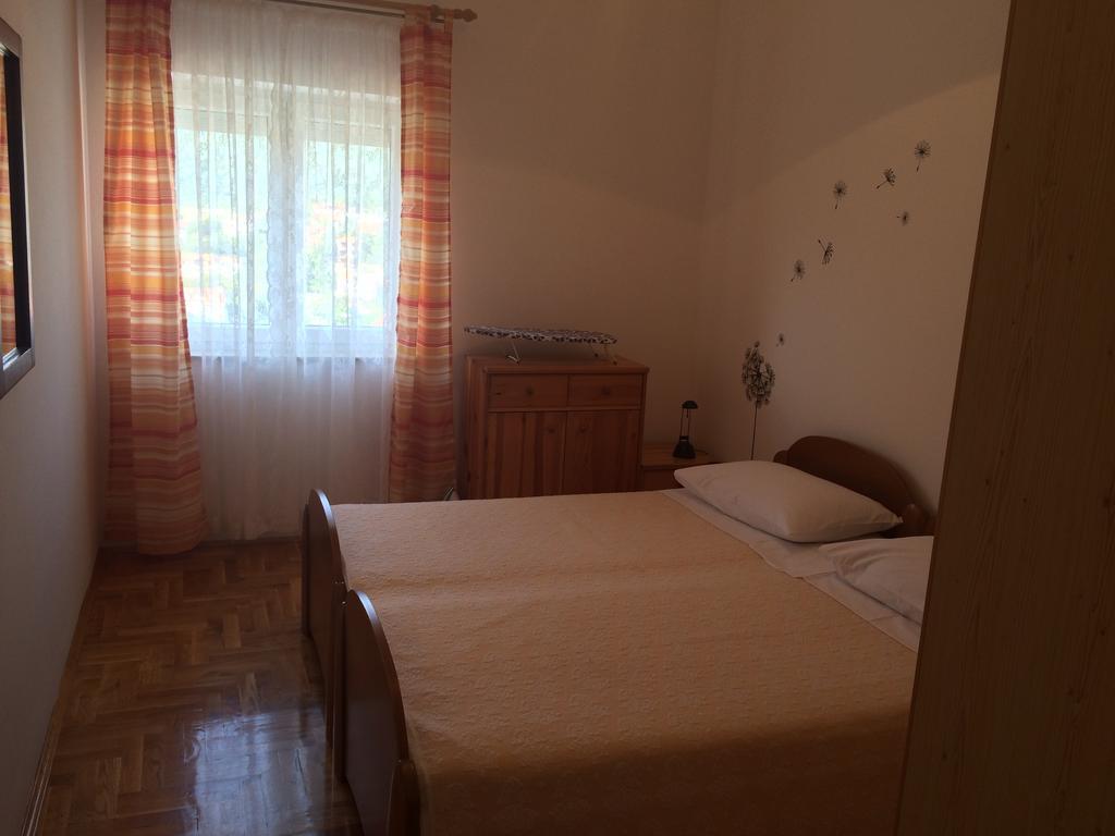 Apartment Kolundzic Novi Vinodolski Rom bilde